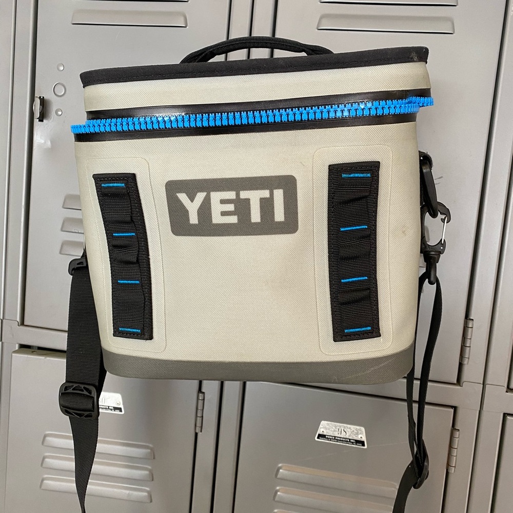 Yeti soft cooler Hooper 8 flip